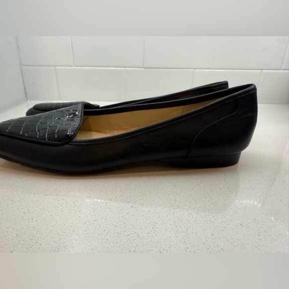 Bandolino Black Croc-Patterned Loafers - Picture 10 of 10